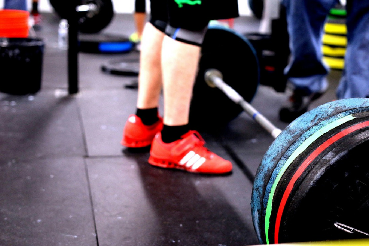 CrossFit, il primo allenamento che trasforma davvero corpo e mente: cosa sapere prima di iniziare