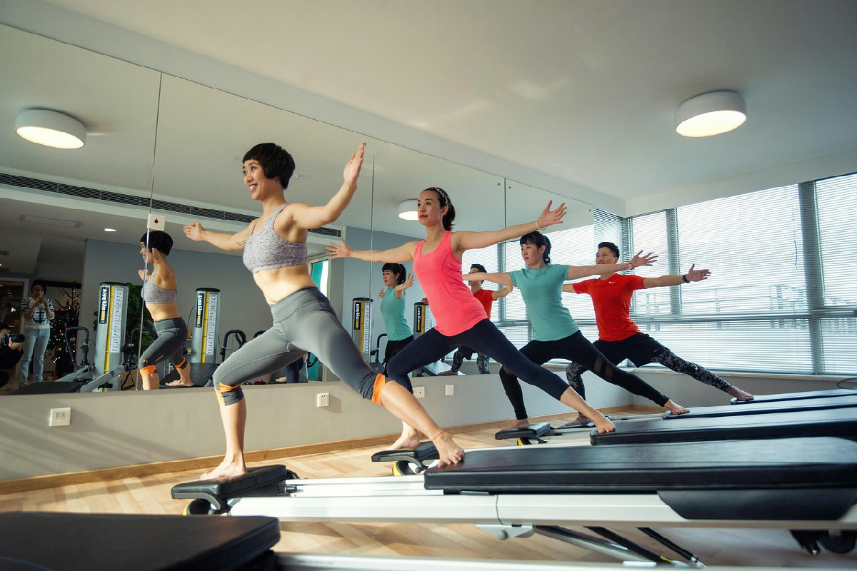 Pilates o Yoga? Ecco cosa cambia davvero e quale allenamento valorizza meglio il tuo corpo